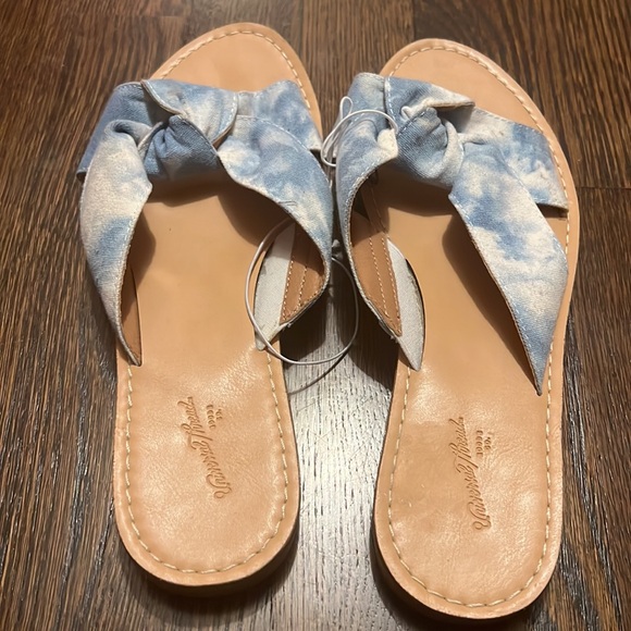 Universal Threads SUMMER BREEZE NWT Blue Tie-Dye Women's Slide Sandals SZ 8 - Picture 3 of 3